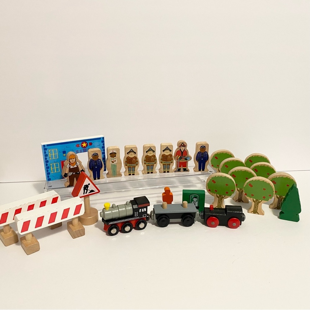 Wooden Playset Train Track Town Lot People Trees Engine Construction City Toy
